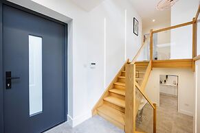 Lovely 4 Bedroom Home In Buckinghamshire