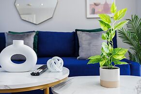 Large 4 Bed Townhouse in Uxbridge Sleeps 9