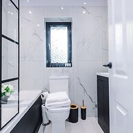 New 2 Bed House Merseyside Sleeps 5