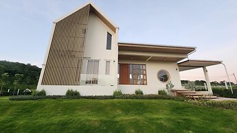 Meefan private pool villa