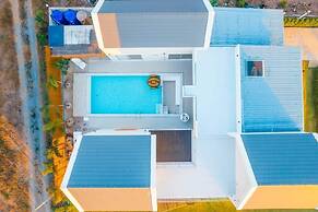 Meefan private pool villa