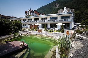 Carlton-Europe Vintage Adults Hotel