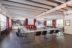 Carlton-Europe Vintage Adults Hotel