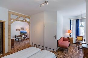 Carlton-Europe Vintage Adults Hotel