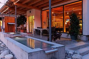 Carlton-Europe Vintage Adults Hotel