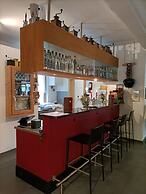 Carlton-Europe Vintage Adults Hotel