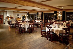 Carlton-Europe Vintage Adults Hotel