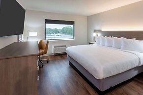 GrandStay Hotel & Suites