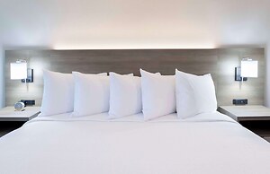 GrandStay Hotel & Suites