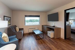 GrandStay Hotel & Suites