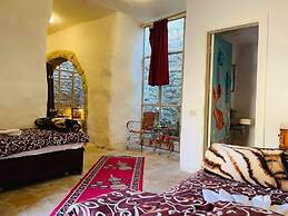 Dana Tower Hotel
