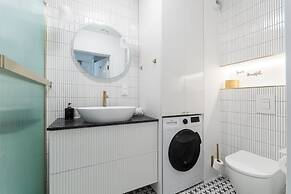 Golden Azzure by Grand Apartments