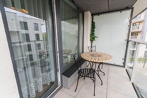 Golden Azzure by Grand Apartments