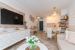 Golden Azzure by Grand Apartments