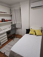 Hostel for One: quarto e banheiro privativos