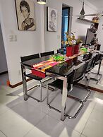 Hostel for One: quarto e banheiro privativos