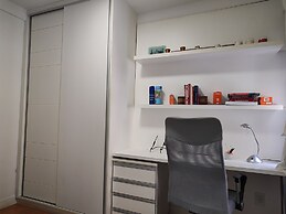 Hostel for One: quarto e banheiro privativos