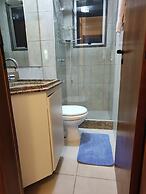 Hostel for One: quarto e banheiro privativos