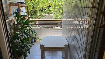 Hostel for One: quarto e banheiro privativos