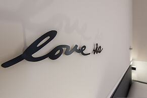 Five Boutique Rooms