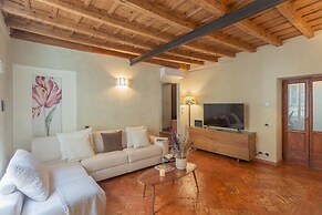 Pantero Apartment in Como