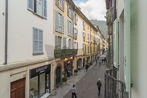 Pantero Apartment in Como