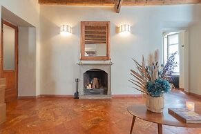 Pantero Apartment in Como