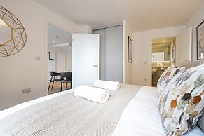 Superb Flat With Community Vibe