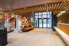 Superb Flat With Community Vibe