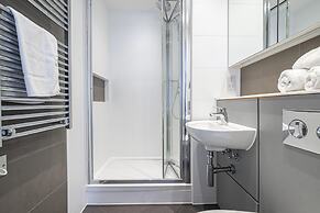 Superb Flat With Community Vibe