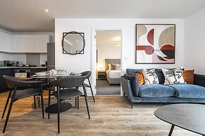 Superb Flat With Community Vibe