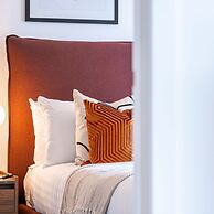 Deluxe Waterside Flat in Leeds