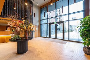 Deluxe Waterside Flat in Leeds