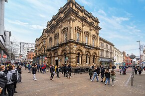 Deluxe Waterside Flat in Leeds