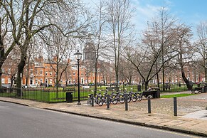 Deluxe Waterside Flat in Leeds