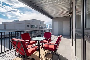Denver Suites Rino Arts Loft - JZ Vacation Rentals