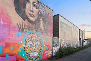 Graffiti & Skyline | RiNo Art Lofts