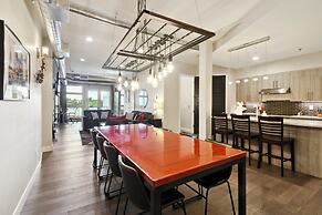 Graffiti & Skyline | RiNo Art Lofts