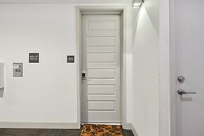 Graffiti & Skyline | RiNo Art Lofts