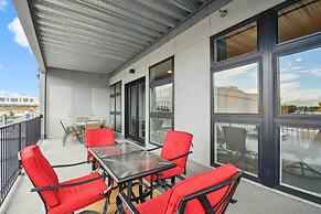 Graffiti & Skyline | RiNo Art Lofts