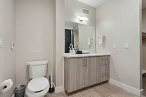 Graffiti & Skyline | RiNo Art Lofts