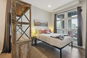 Graffiti & Skyline | RiNo Art Lofts