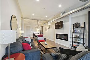 Graffiti & Skyline | RiNo Art Lofts