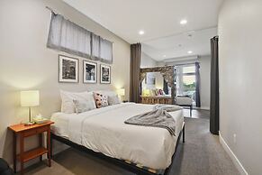 Graffiti & Skyline | RiNo Art Lofts