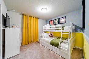 Premium 5-bed Townhome Themed Perfect Location