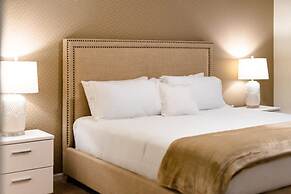 Premium 5-bed Townhome Themed Perfect Location