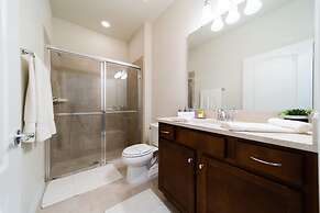 Premium 5-bed Townhome Themed Perfect Location