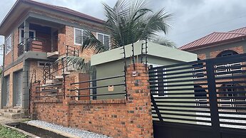 Cozy Bricks Apartments