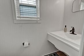 Grasslands Pool Hot Tub Hill Country Views