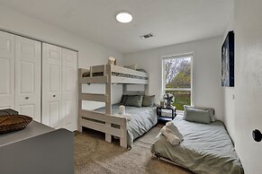 Grasslands Pool Hot Tub Hill Country Views